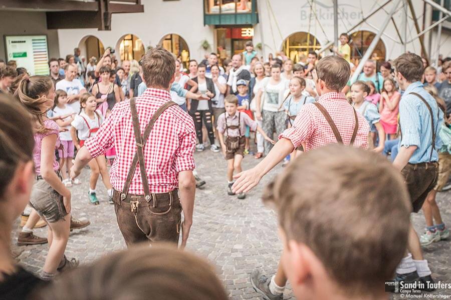 Sand in Taufers Straßenküche